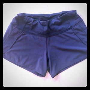 Lululemon Size 4 Black Shorts